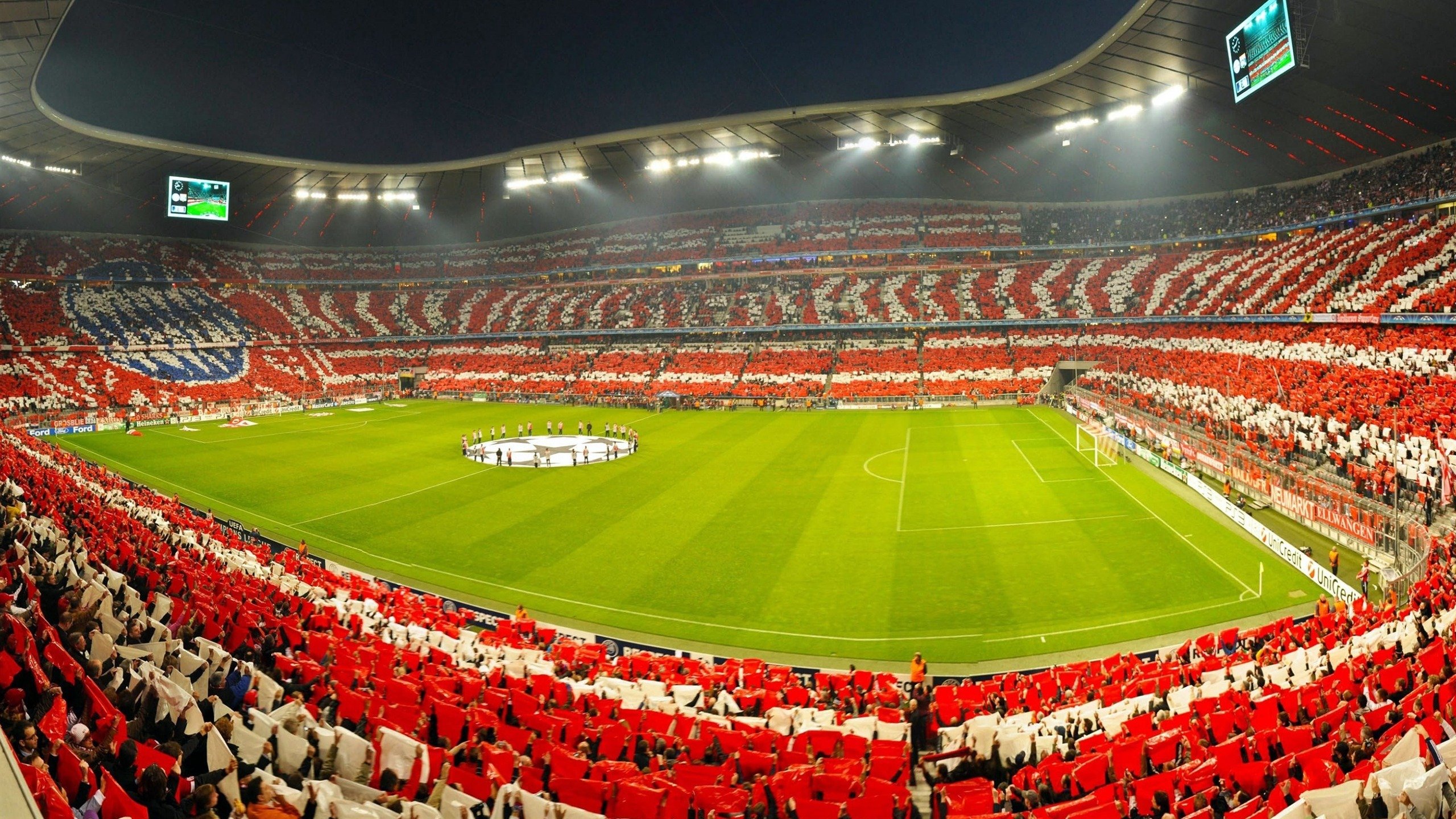 混合接力赛场 美国队展现冠军风范，美国4×400米混合接力